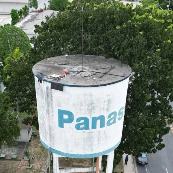 Adequação NR-35 Panasonic, escada CRC
